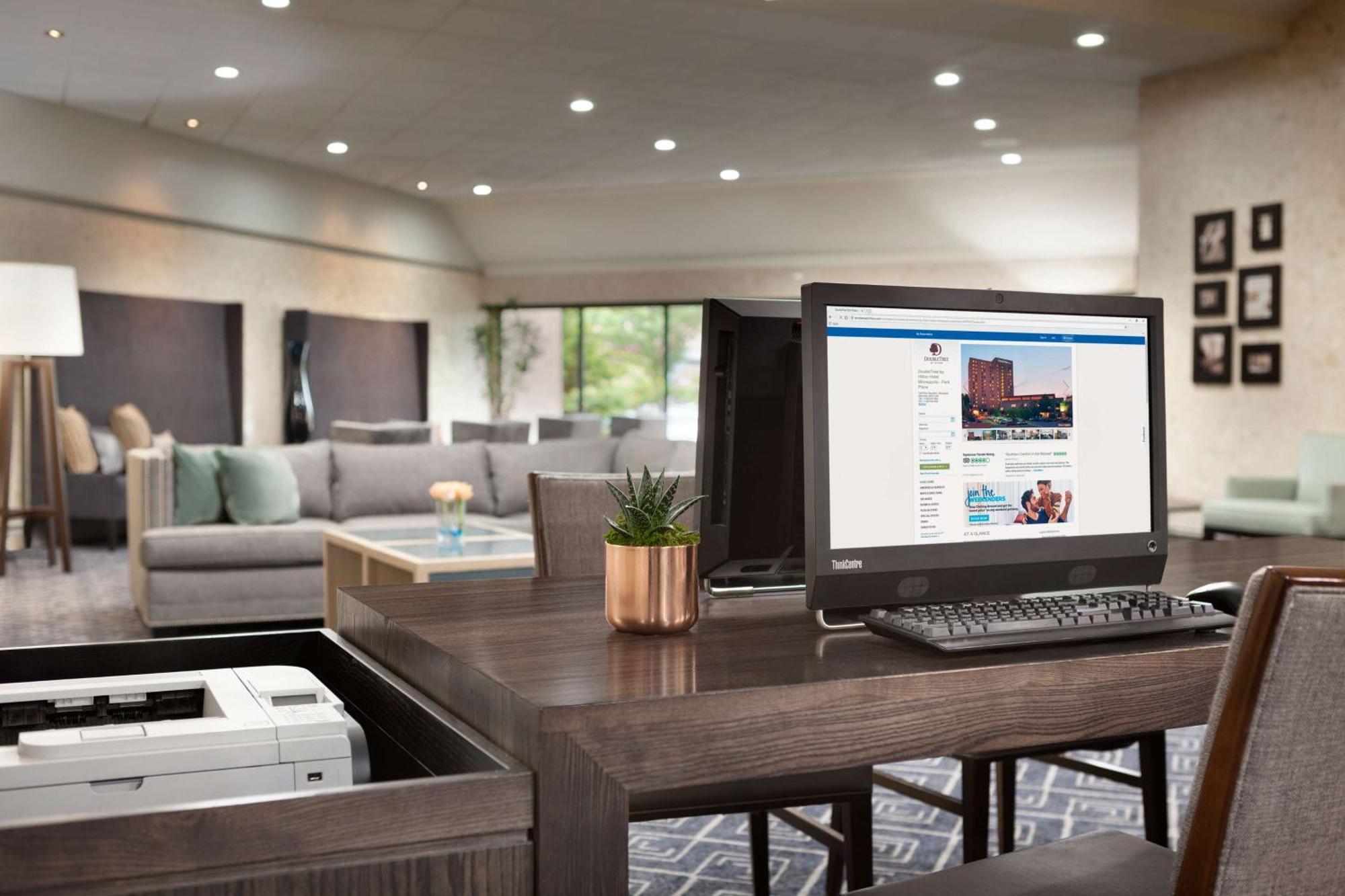 Doubletree By Hilton Minneapolis Park Place Saint Louis Park Exteriör bild