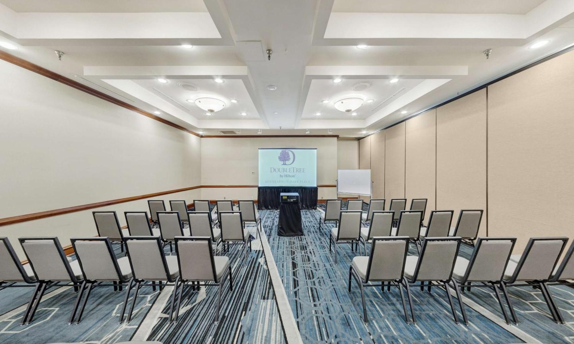 Doubletree By Hilton Minneapolis Park Place Saint Louis Park Exteriör bild