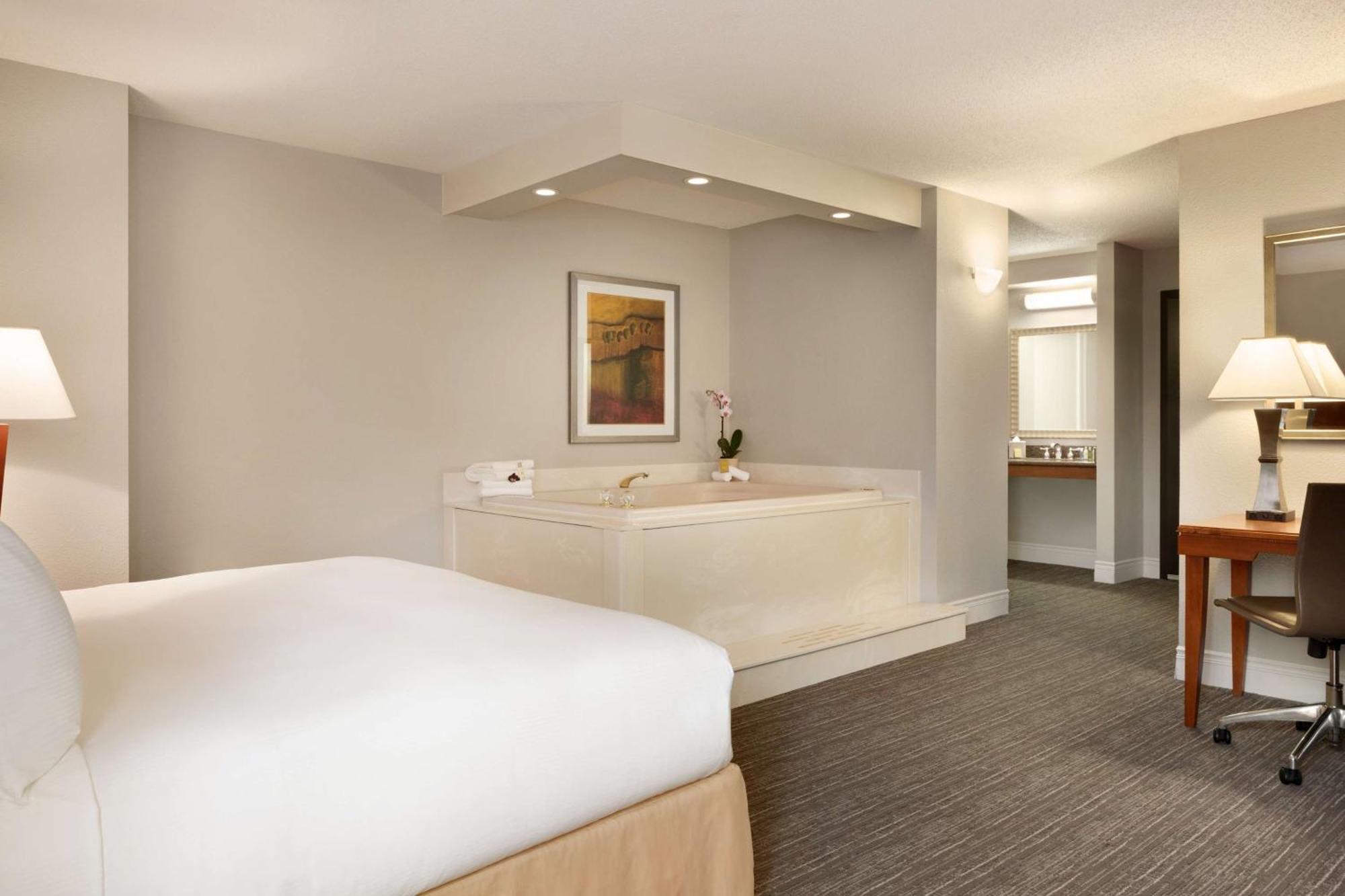 Doubletree By Hilton Minneapolis Park Place Saint Louis Park Exteriör bild