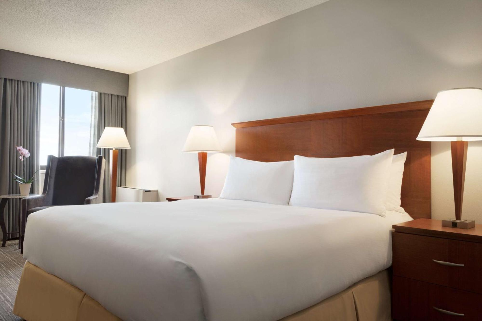 Doubletree By Hilton Minneapolis Park Place Saint Louis Park Exteriör bild