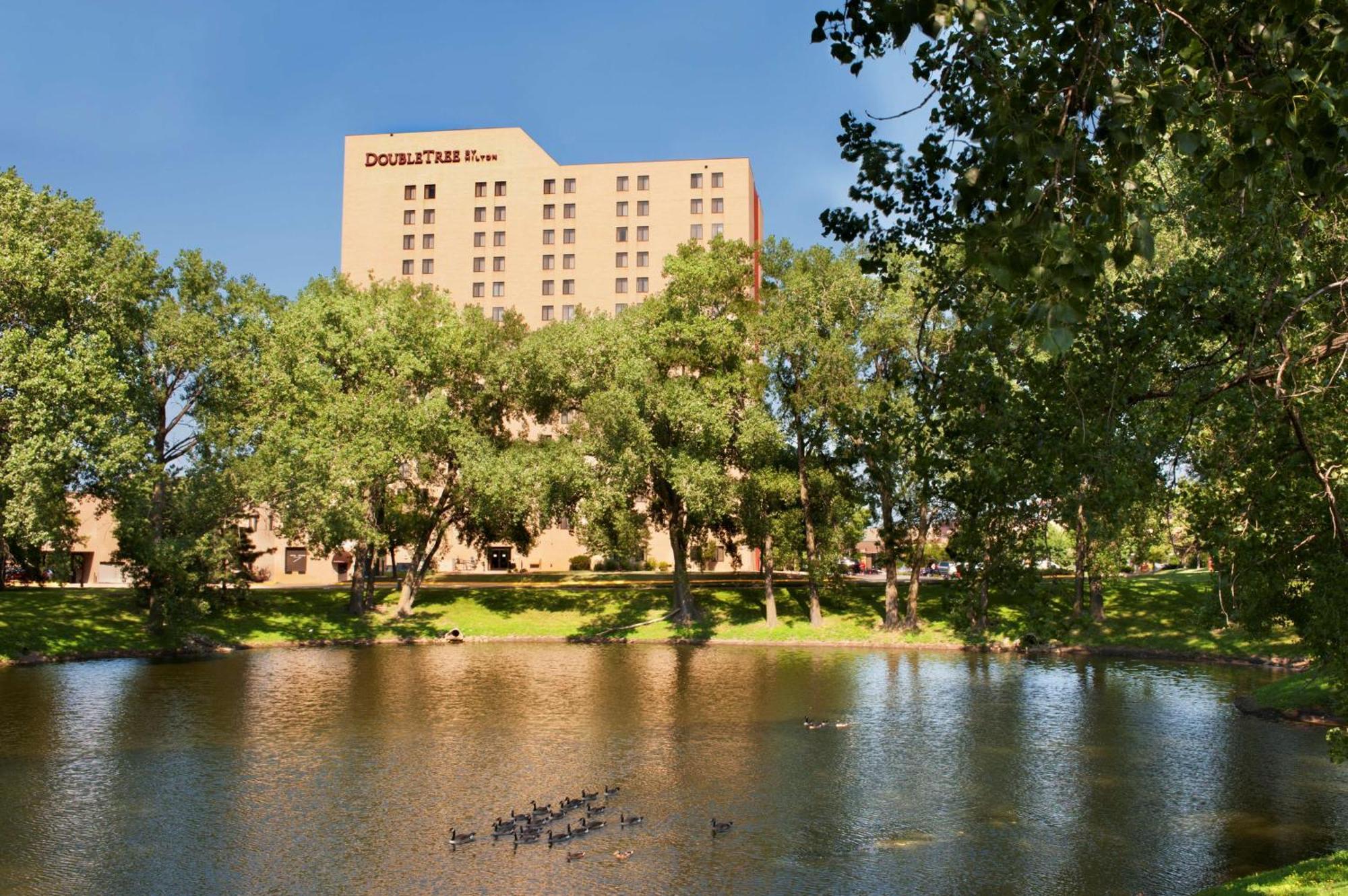 Doubletree By Hilton Minneapolis Park Place Saint Louis Park Exteriör bild